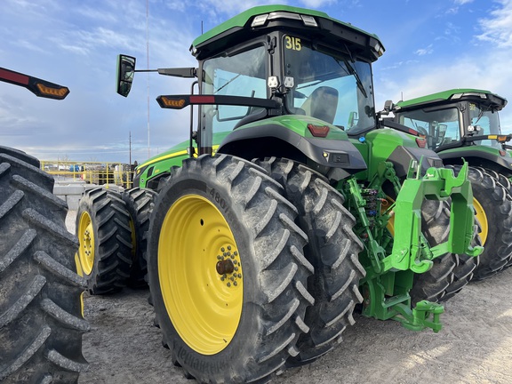 2023 John Deere 8R 370 Tractor