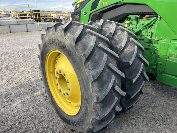 2023 John Deere 8R 370 Tractor