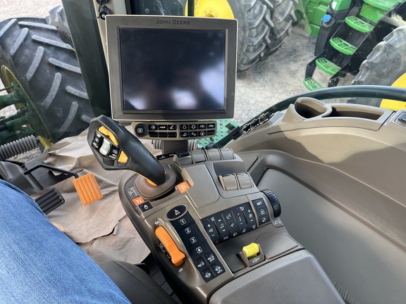 2023 John Deere 8R 370 Tractor