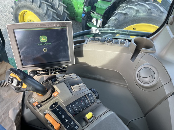 2023 John Deere 8R 370 Tractor