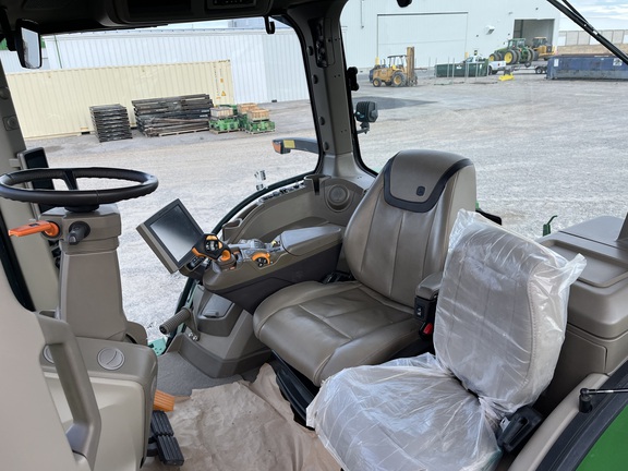 2023 John Deere 8R 370 Tractor