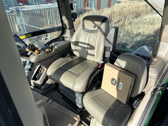 2023 John Deere 8RT 410 Tractor Rubber Track