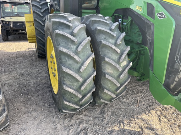 2023 John Deere 8R 370 Tractor