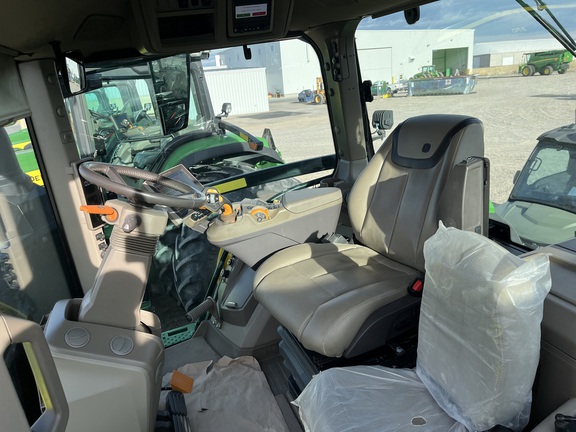 2023 John Deere 8R 370 Tractor