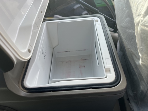 2023 John Deere 8R 370 Tractor