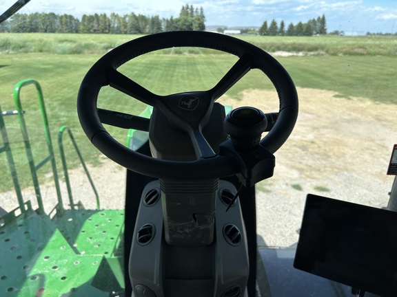 2025 John Deere 800R Sprayer/High Clearance