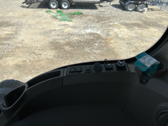 2025 John Deere 800R Sprayer/High Clearance