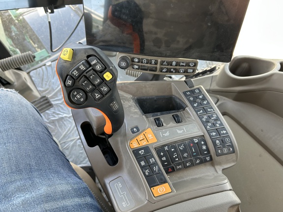 2025 John Deere 800R Sprayer/High Clearance