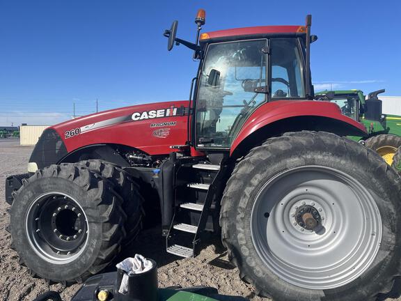 2011 Case IH Magnum 260 Tractor