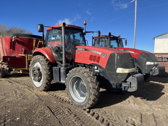 2011 Case IH Magnum 225 Tractor