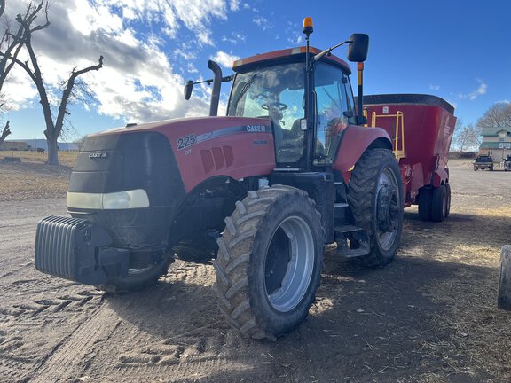 2011 Case IH Magnum 225 Tractor