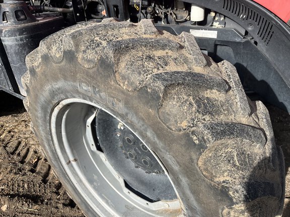 2011 Case IH Magnum 225 Tractor