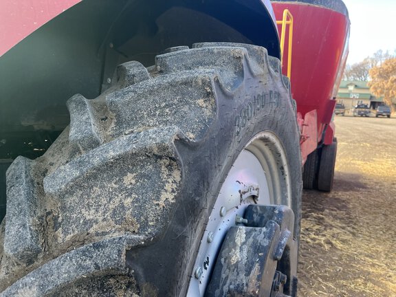 2011 Case IH Magnum 225 Tractor