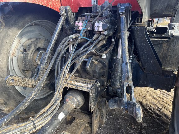 2011 Case IH Magnum 225 Tractor