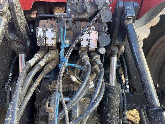 2011 Case IH Magnum 225 Tractor