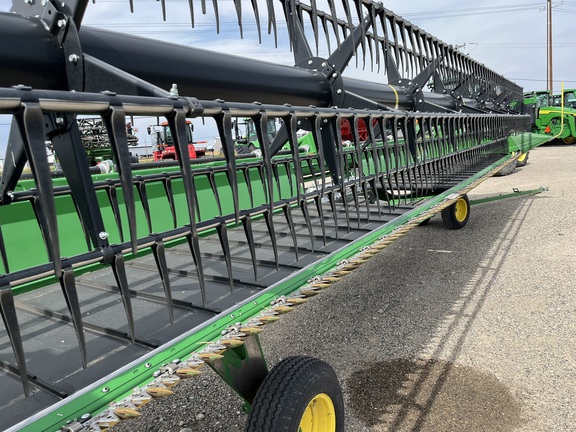 2023 John Deere 735D Header Combine