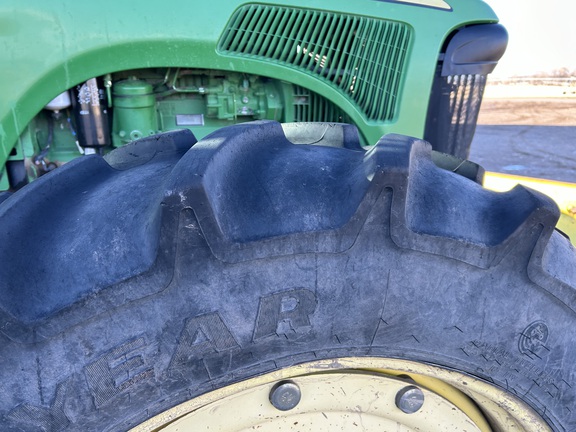 2004 John Deere 8420 Tractor