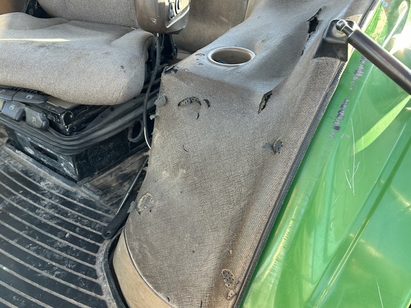 2004 John Deere 8420 Tractor