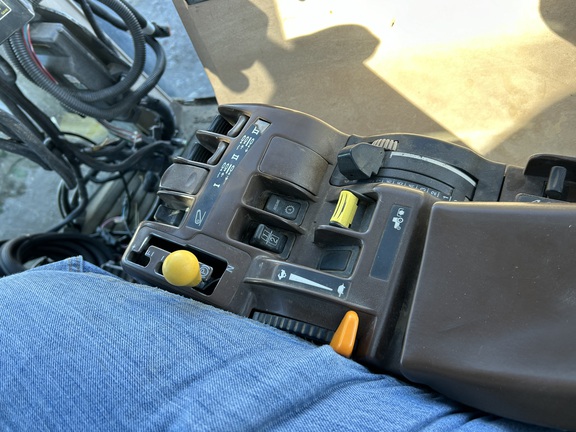 2004 John Deere 8420 Tractor