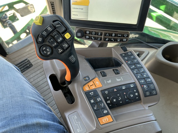 2019 John Deere R4038 Sprayer/High Clearance