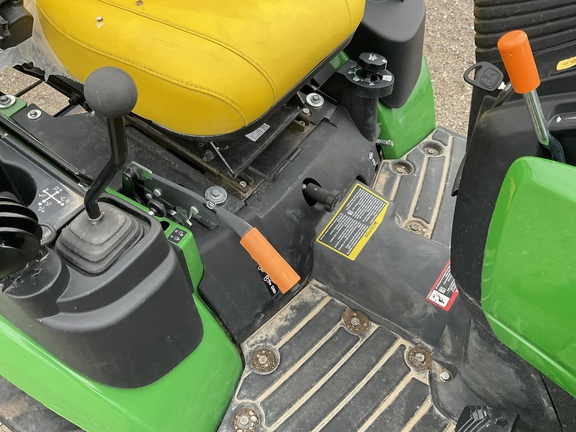 2023 John Deere 1025R Tractor Compact