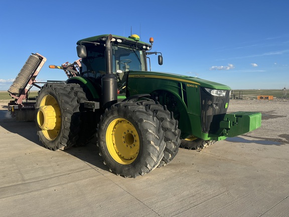2011 John Deere 8360R Tractor