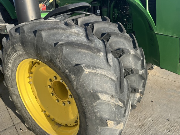 2011 John Deere 8360R Tractor