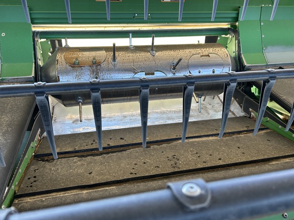 2022 John Deere 735D Header Combine