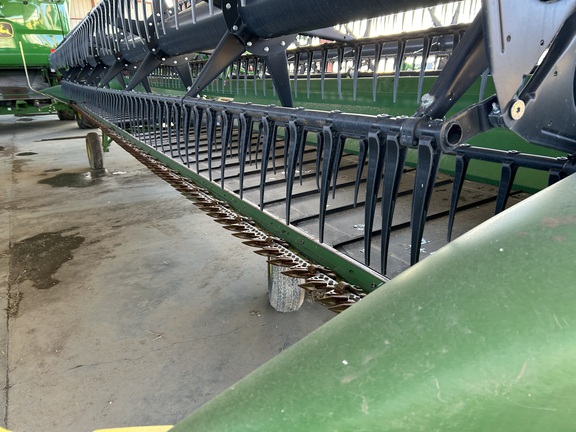 2022 John Deere 735D Header Combine
