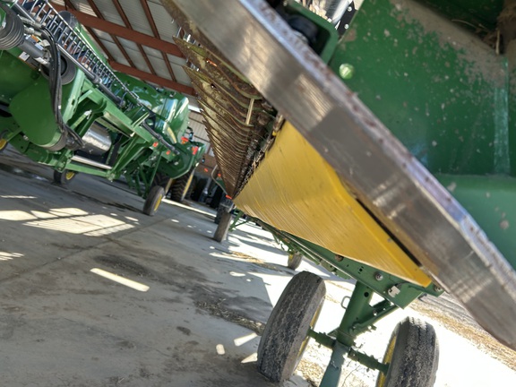 2022 John Deere 735D Header Combine