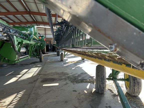 2022 John Deere 735D Header Combine