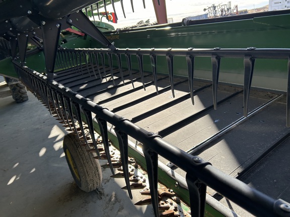 2022 John Deere 735D Header Combine