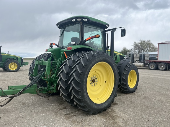 2013 John Deere 7260R Tractor