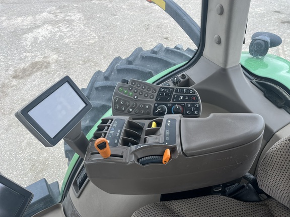 2013 John Deere 7260R Tractor