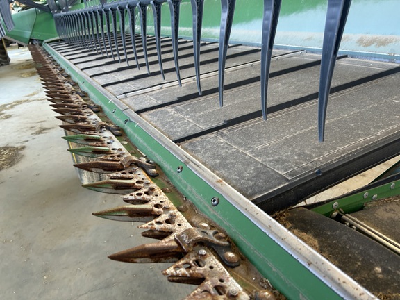2022 John Deere 735D Header Combine