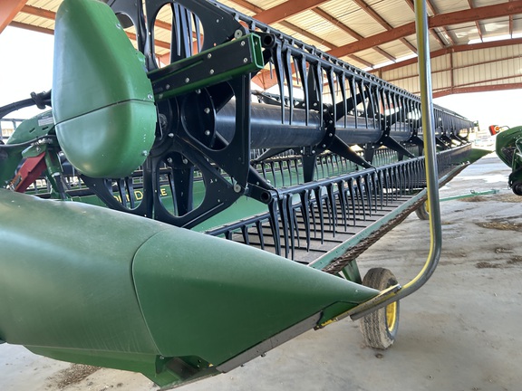 2022 John Deere 735D Header Combine