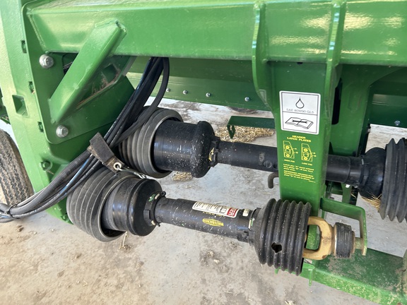 2022 John Deere 735D Header Combine