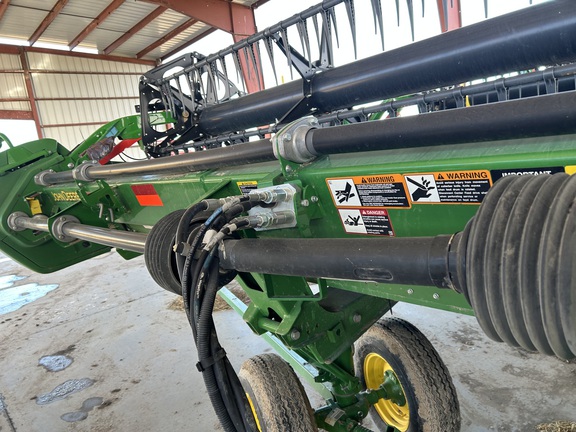 2022 John Deere 735D Header Combine