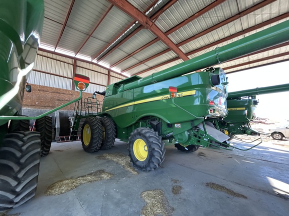 2022 John Deere S770 Combine