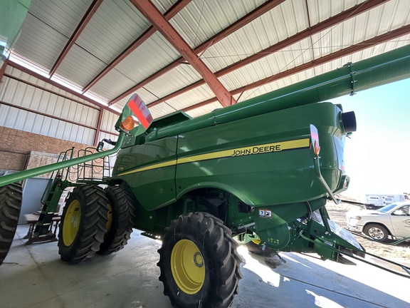 2022 John Deere S770 Combine
