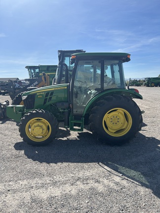 2022 John Deere 5075E Tractor