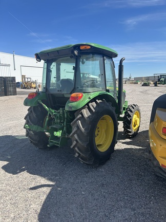 2022 John Deere 5075E Tractor