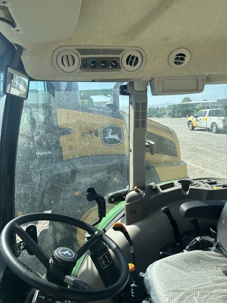 2022 John Deere 5075E Tractor