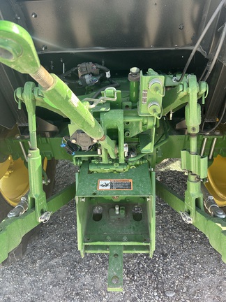 2022 John Deere 5075E Tractor