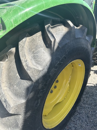 2022 John Deere 5075E Tractor