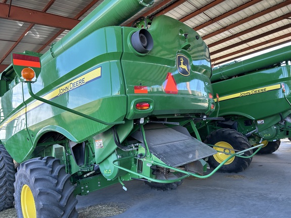 2022 John Deere S770 Combine