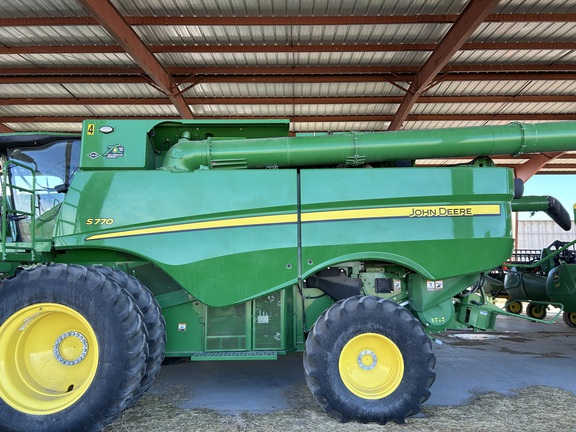 2022 John Deere S770 Combine