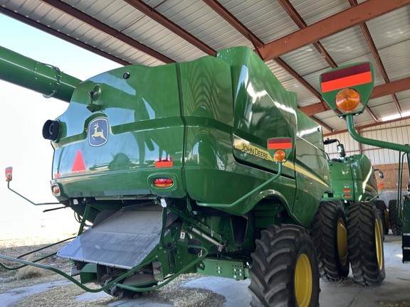 2022 John Deere S770 Combine