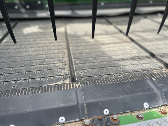 2023 John Deere HD35R Header Combine