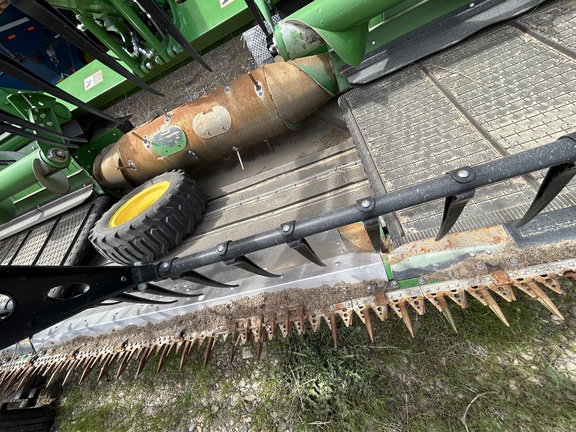 2023 John Deere HD35R Header Combine
